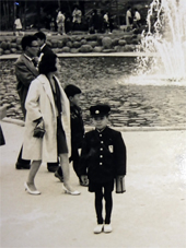 昭和40年、RN.横山フリニゲさんが小学校入学式直前に常磐公園の噴水池で撮った1枚。