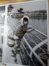 RN.ショワ昭和サイダーさんの昭和45年頃の写真。常盤公園の噴水池。かわいいのう。