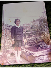 女子中学生と庭