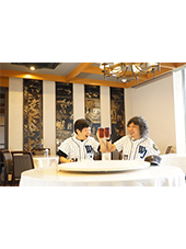 裕・山根　カンパイ