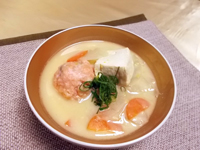 鮭つみれと豆腐の粕汁