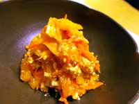 人参と柿のキムチ白和え