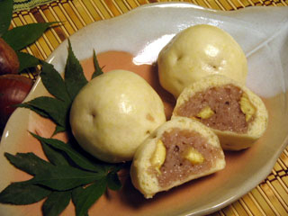 栗入り変わり赤飯まんじゅう