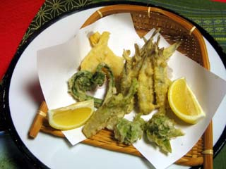 小いわしと山菜天ぷら